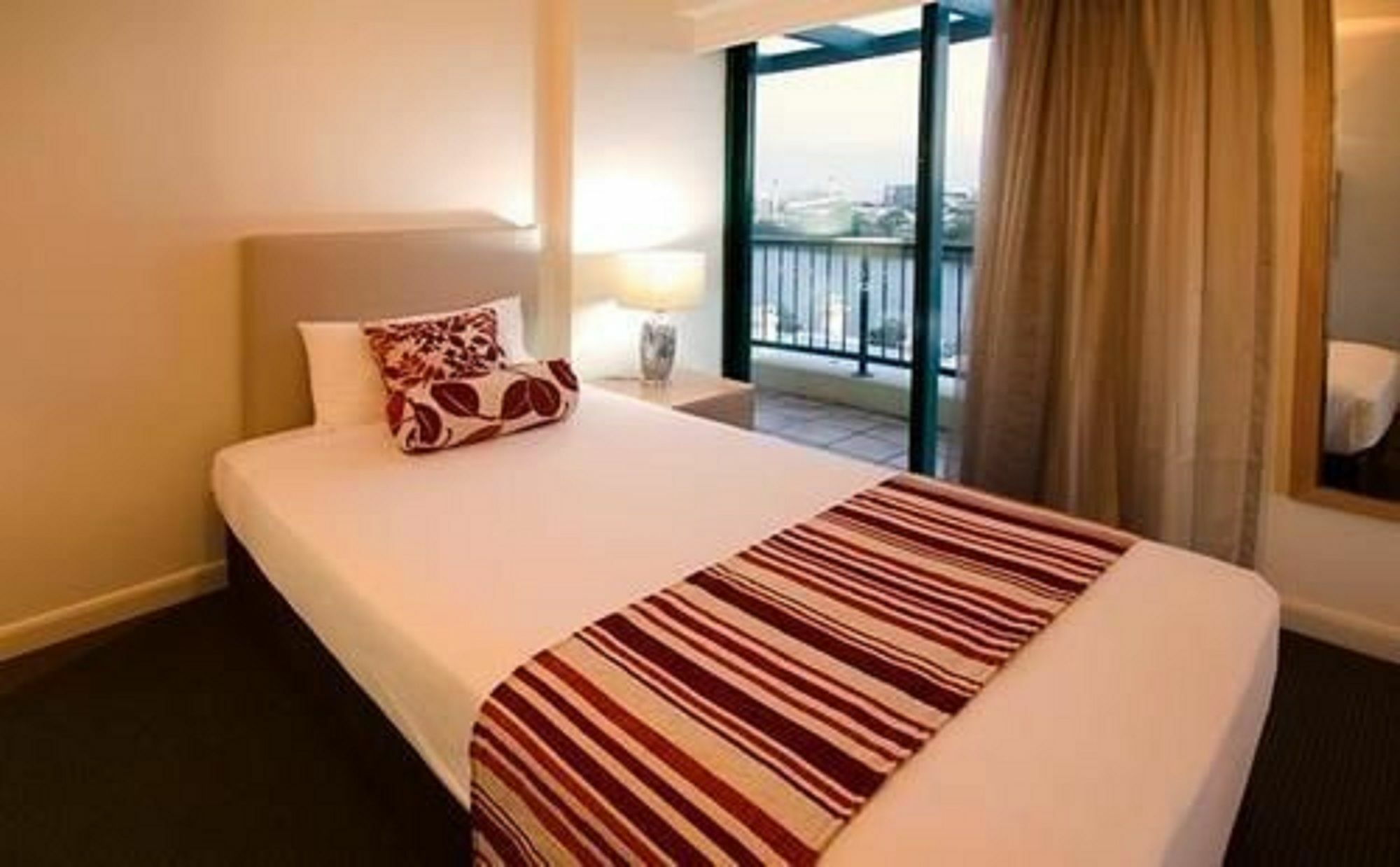 Central Cosmo Apartment Hotel Brisbane Eksteriør bilde
