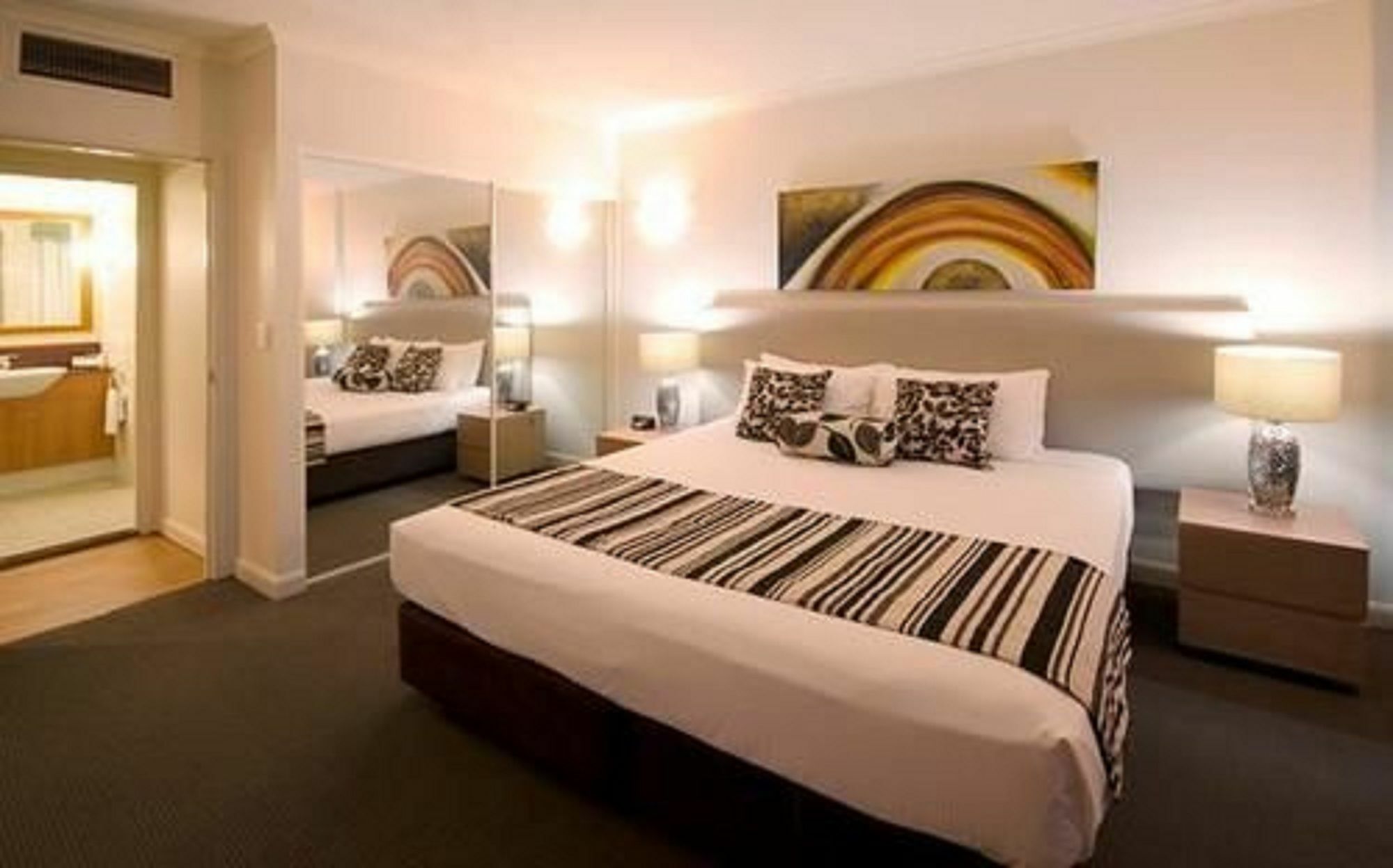 Central Cosmo Apartment Hotel Brisbane Eksteriør bilde